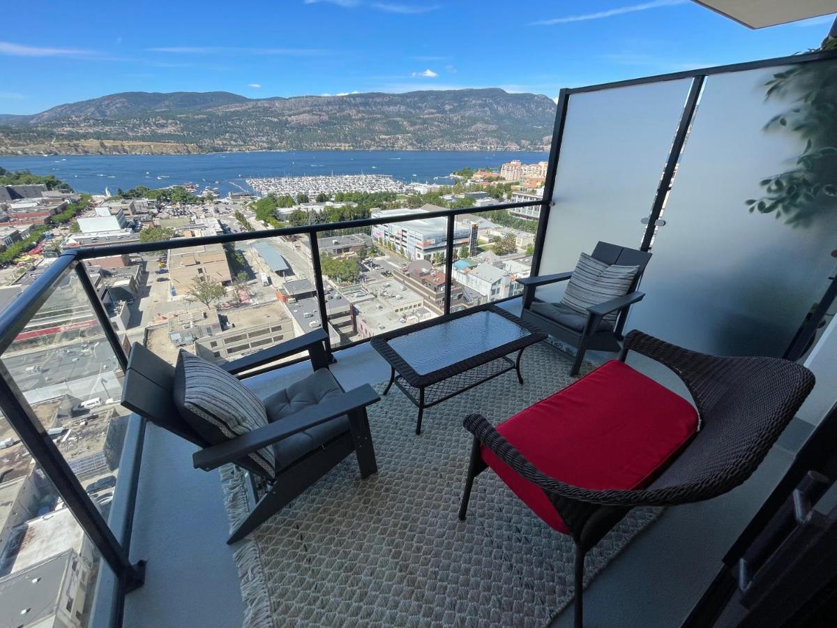 Awesome View 21 Two Bedroom One Bath Downtown Lake View Near Beach Kelowna Exterior photo