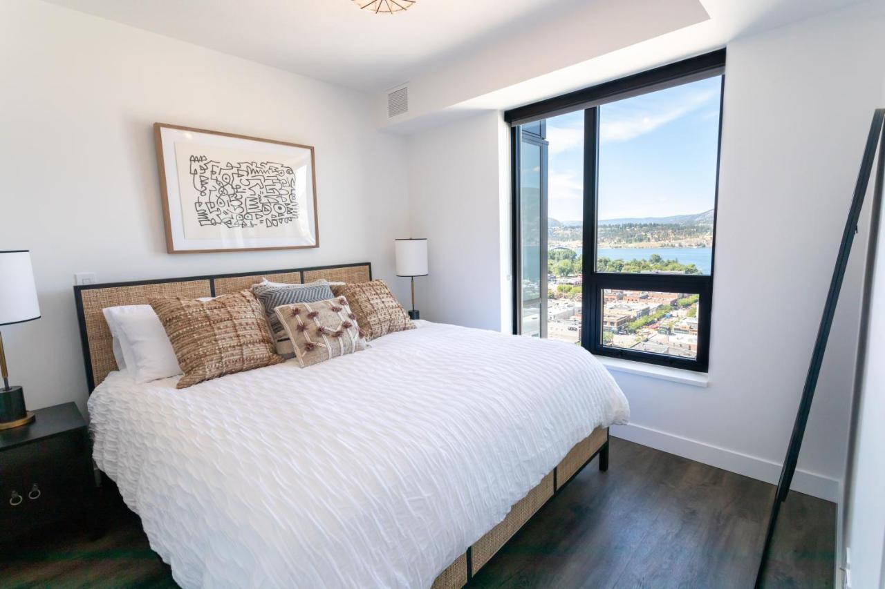 Awesome View 21 Two Bedroom One Bath Downtown Lake View Near Beach Kelowna Exterior photo