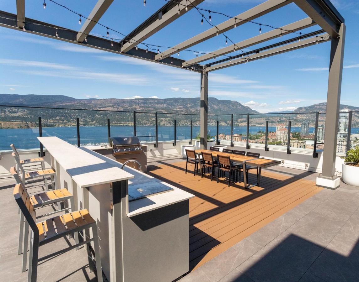 Awesome View 21 Two Bedroom One Bath Downtown Lake View Near Beach Kelowna Exterior photo