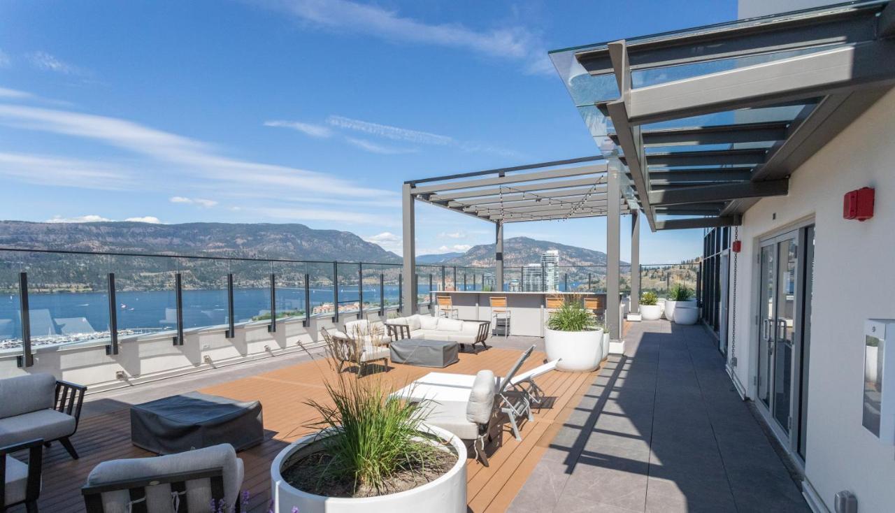 Awesome View 21 Two Bedroom One Bath Downtown Lake View Near Beach Kelowna Exterior photo
